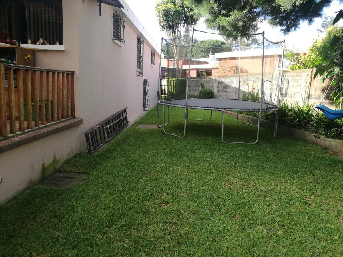 Casa Familiar La Arboleda Apartment Guatemala City Exterior photo